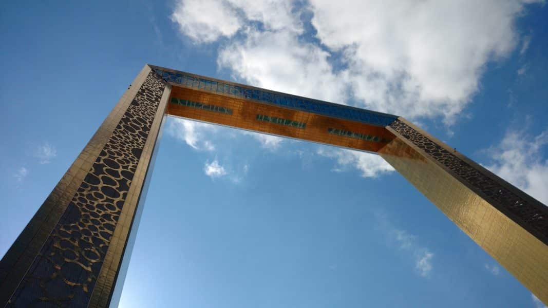 Dubai - The frame