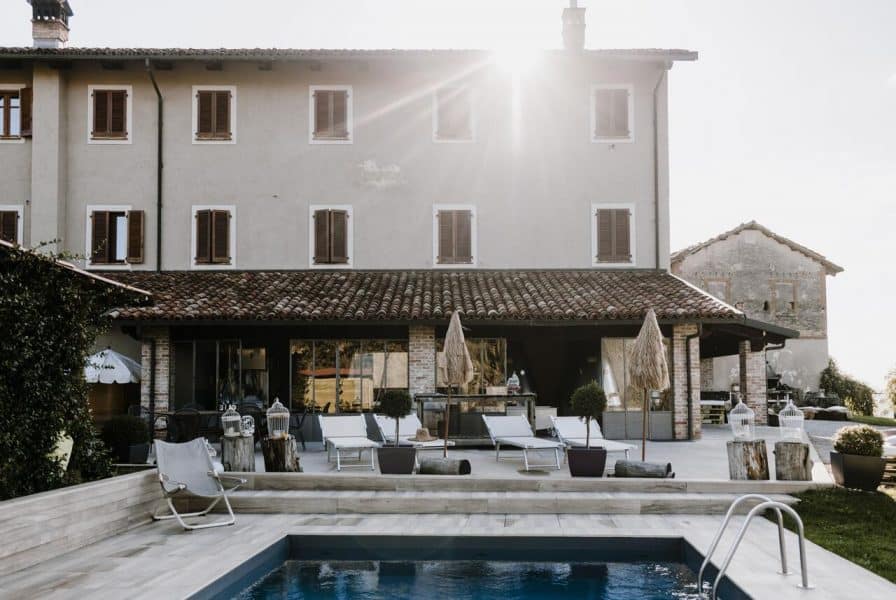 agriturismo con piscina in Piemonte Langhe Monferrato