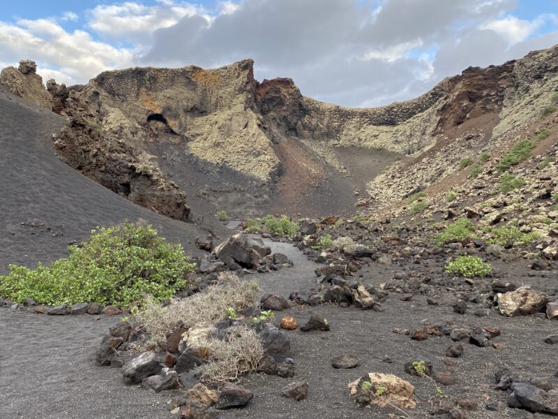 trekking a Lanzarote - caldera de los cuervos