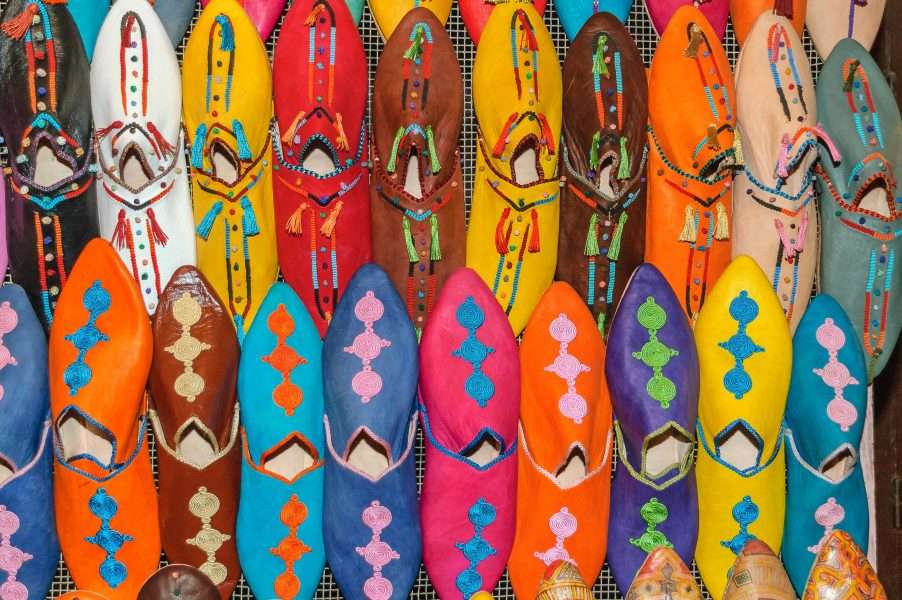 ciabatte di pelle al souq di marrakech