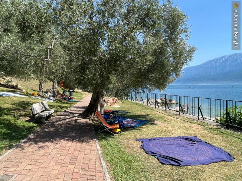 spiaggia libera di Gargnano